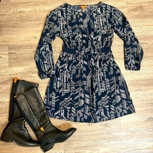 Patterned Blue and Gray Long-sleeve Dress